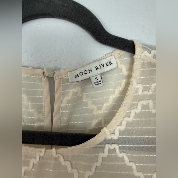 Moon River Ivory Rope Belted Quilted Dress small - Picture 3 of 3